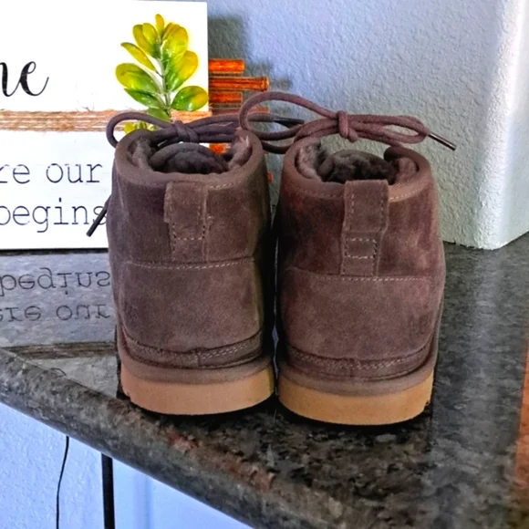 UGG Neumel Sherpa Lined Booties | Size 8 - Picture 2 of 5